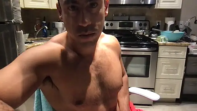 XXX chat uživo modela BigGuyMuscle