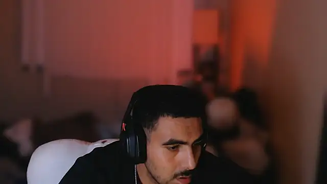 100J Chat XXX live