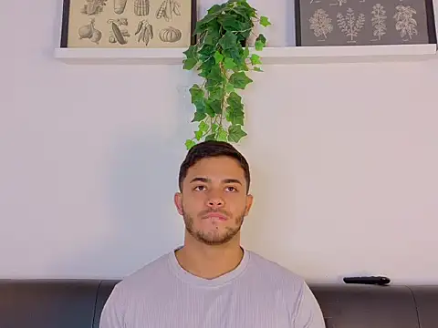 TylerWest_ élő XXX-chatje