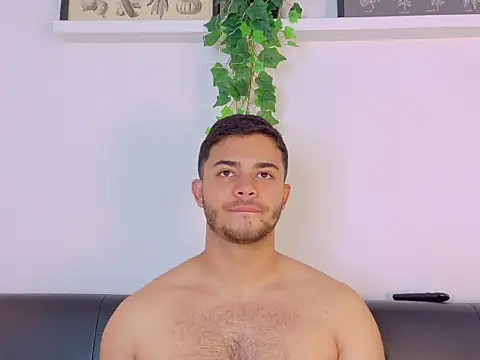 TylerWest_: онлайн-секс-чат