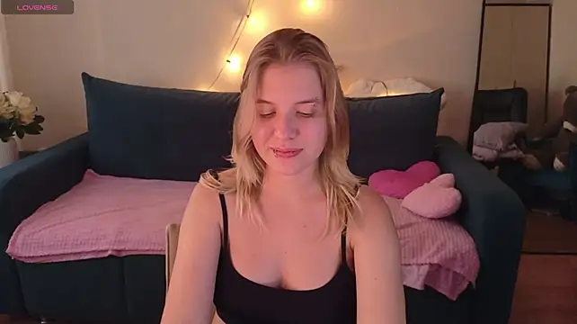 Viki_Charm Chat XXX live