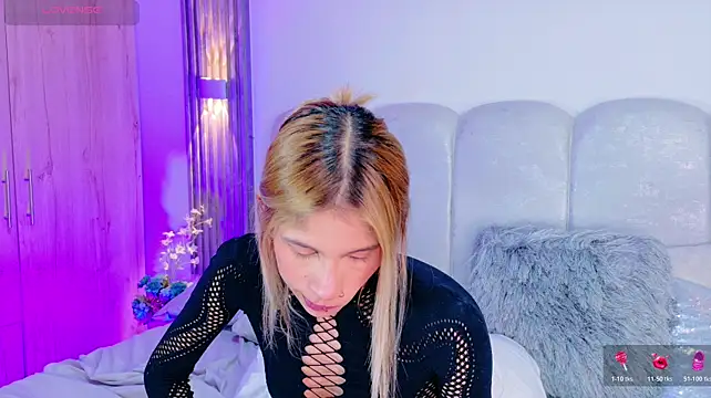 AriaSaint's Live XXX Chat
