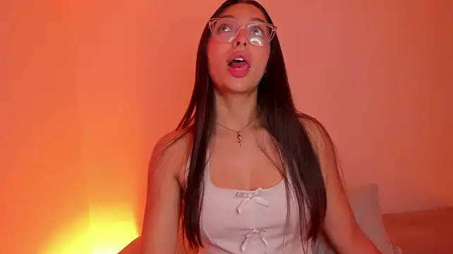 צ'אט XXX בשידור חי של Megann_D