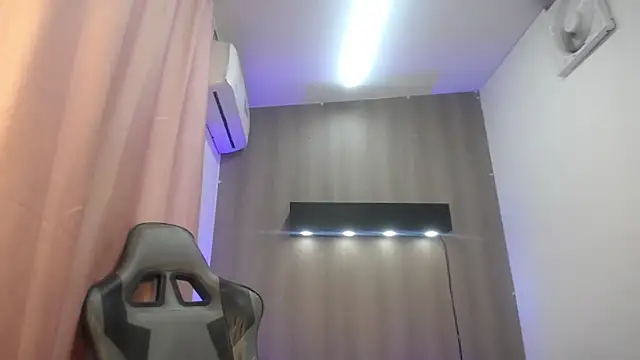 در دشة Tayson_Hot الجنسية المباشرة