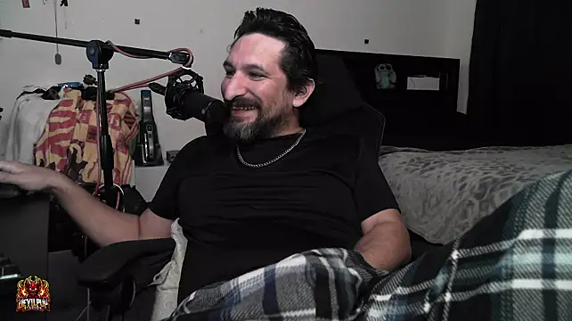 DevilPup75_ Webcam Show