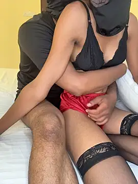 SexySins_69: διαδικτυακό σόου στην κάμερα