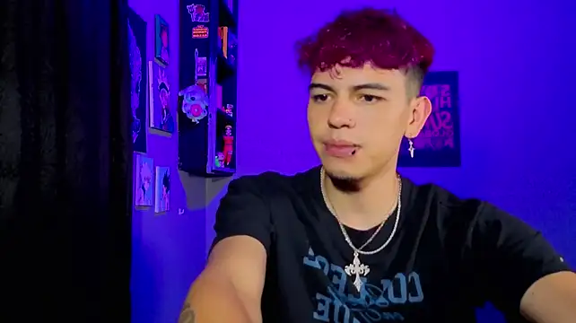 MikeyKuro Webcam-Show