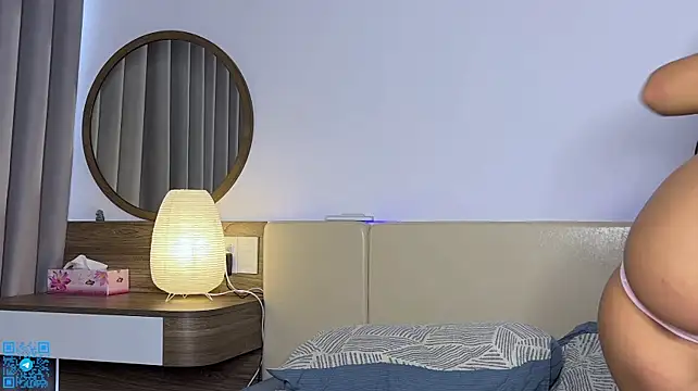 XXX chat uživo modela chloemilka