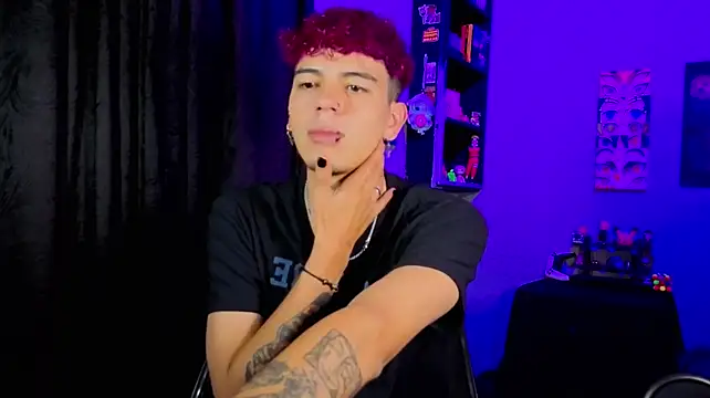 MikeyKuro: вебкам-шоу