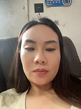 Yioyio-666 Live XXX-Chat