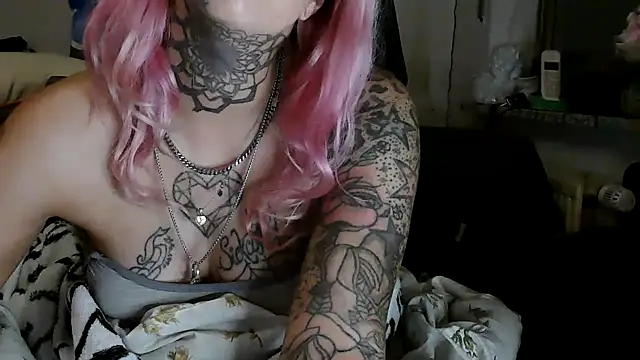 RoxxyInk Live XXX-chat