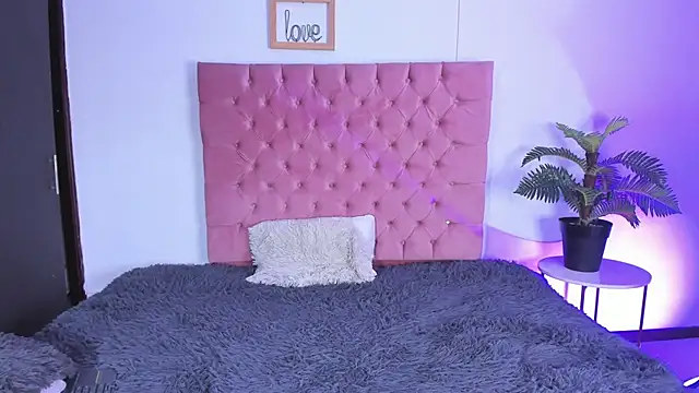 צ'אט XXX בשידור חי של gaby_moon26