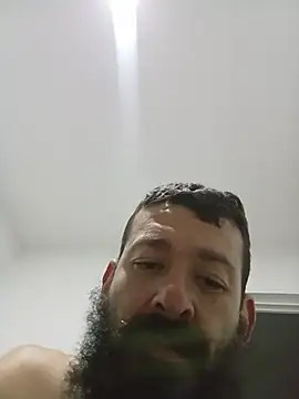 Fernandar2025's Live XXX Chat