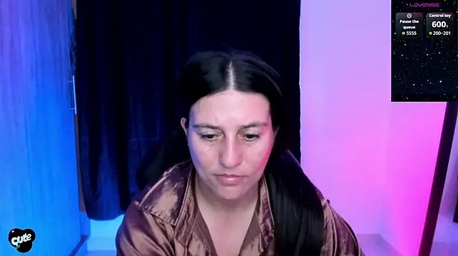 Saskyaan Live XXX chat