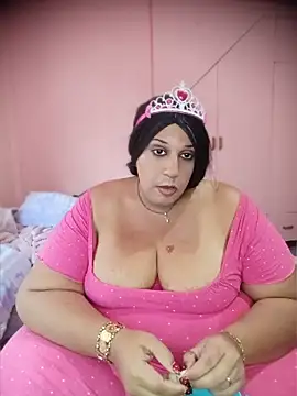 Strongshemail Adlı Modelin Canlı XXX Sohbeti