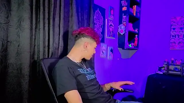 Živý XXX chat MikeyKuro