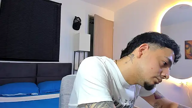 Chat +18 de alejandro_calderon1 ao vivo
