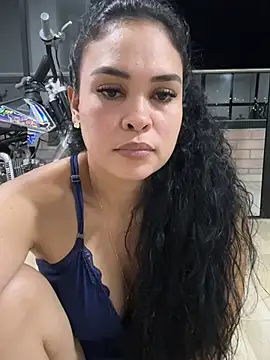 FOX_LATINA's Live XXX Chat
