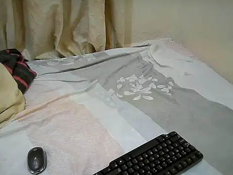 juicy_lover1: απευθείας συνομιλία ΧΧΧ