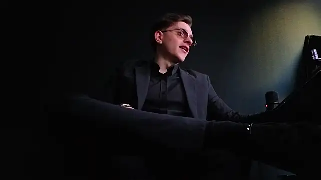 دردشة FelixStarkk الجنسية المباشرة