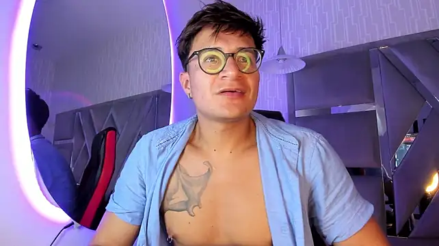 Chat XXX ao vivo de Hassbyd