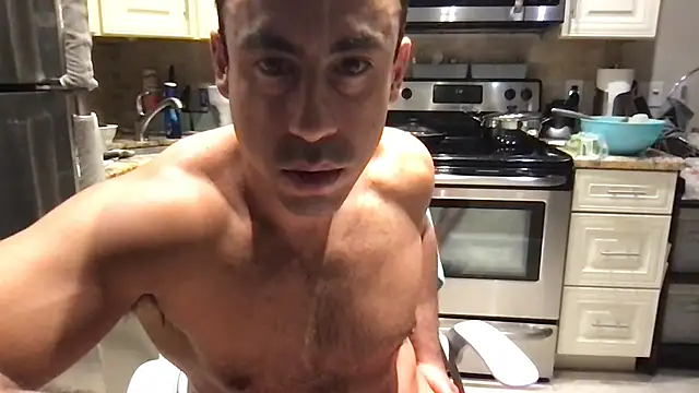 Chat XXX en directo de BigGuyMuscle