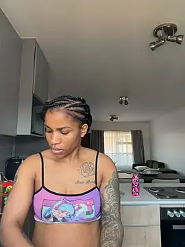 Milkypucy's Live XXX Chat