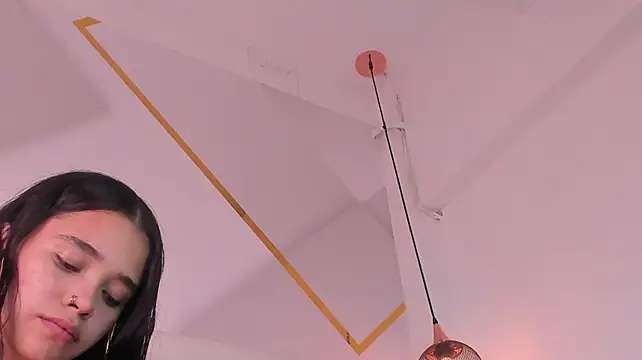 camilaa_smith_ Adlı Modelin Canlı XXX Sohbeti