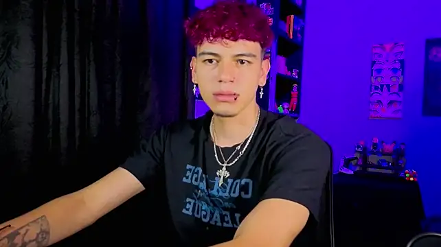 MikeyKuro live XXX chat
