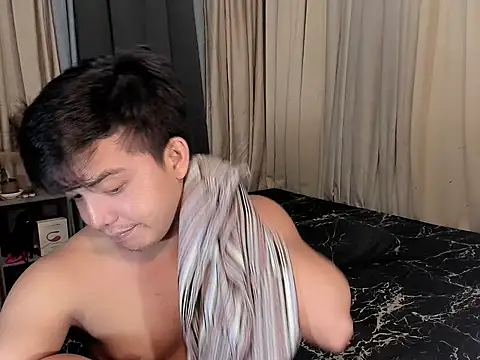Czat XXX na żywo – YourAsianBradley