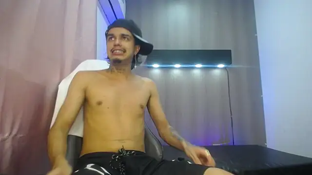XXX chat uživo modela Tayson_Hot