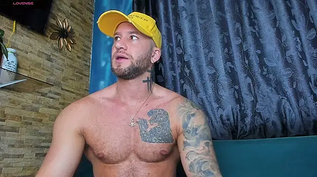 XXX chat uživo modela delessandro_world