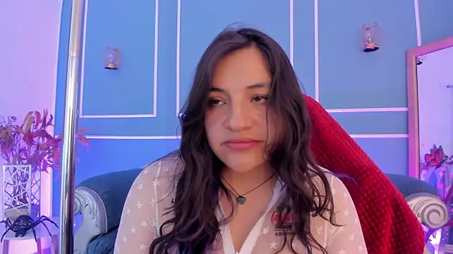TaraTaylorr Adlı Modelin Canlı XXX Sohbeti