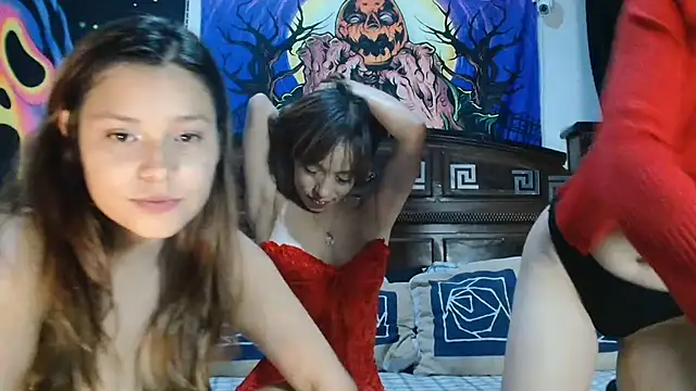 צ'אט XXX בשידור חי של 3littles