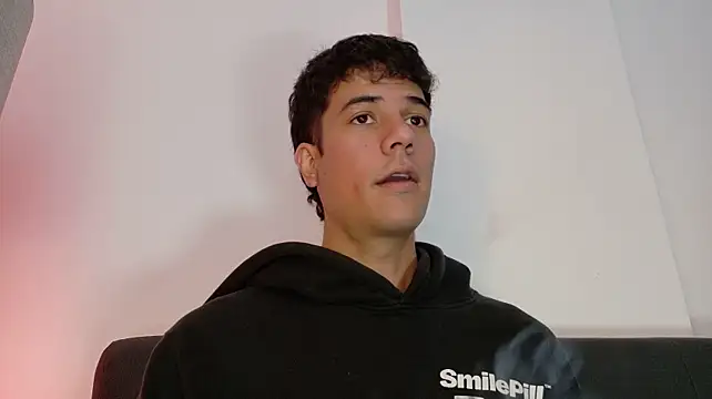 Czat XXX na żywo – Derek_stud_