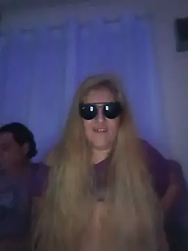 Chat +18 de PamelaEmarido ao vivo