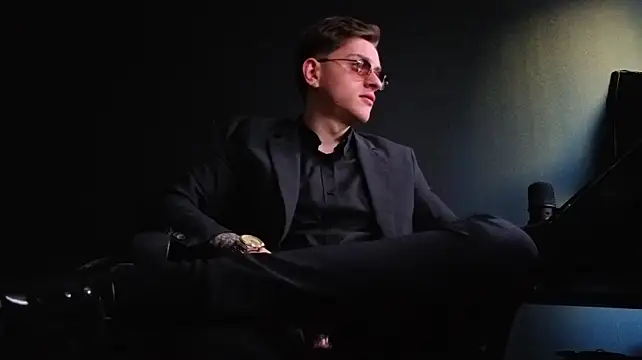 Онлайн чат XXX FelixStarkk