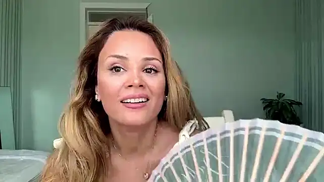 Chat +18 de SayraPie ao vivo