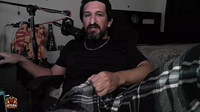 XXX chat uživo modela DevilPup75_