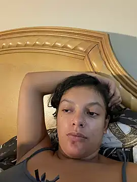allybluee777's Live Chat Room