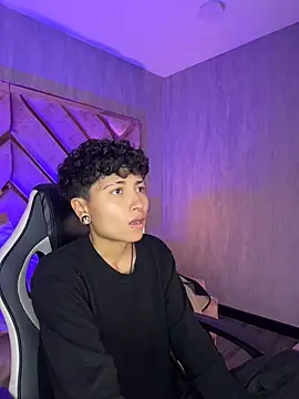 ian_mathias_'s Live XXX Chat