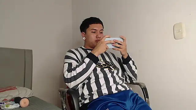 Онлайн чат XXX Owenn__blueee
