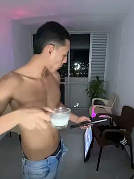 Derek_master Adlı Modelin Canlı XXX Sohbeti