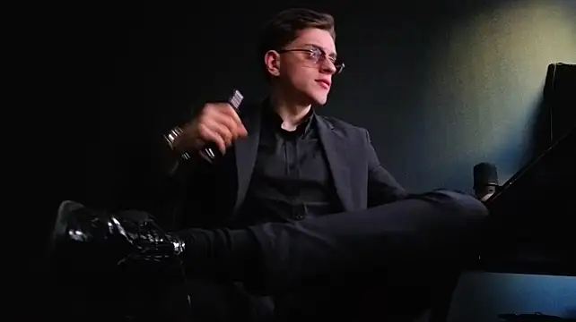 FelixStarkk Adlı Modelin Canlı XXX Sohbeti