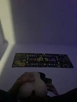 צ'אט XXX בשידור חי של GusanoDelicioso