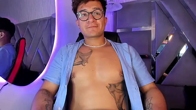 XXX chat uživo modela Hassbyd