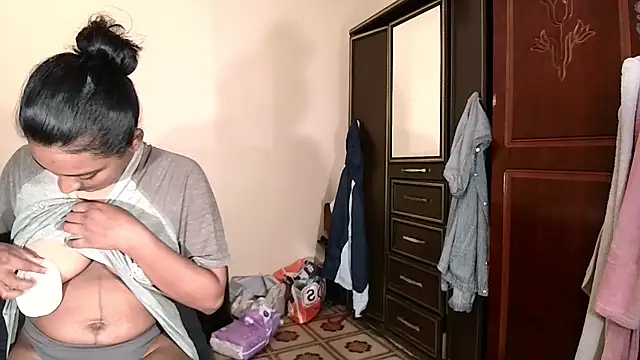 indiansweetflava's Live XXX Chat
