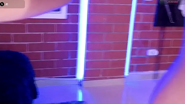 XXX chat uživo modela mandi4pole_