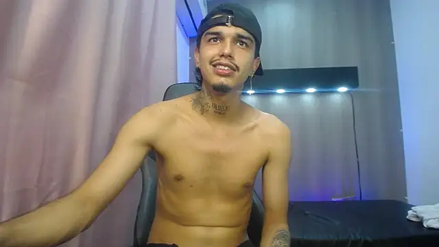 Pertunjukan Kamera Web Tayson_Hot