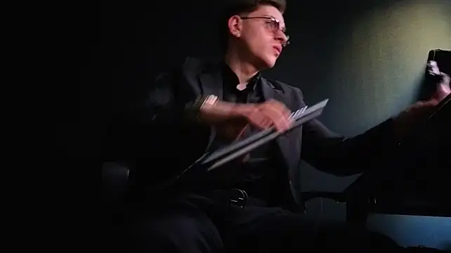 FelixStarkk: онлайн-секс-чат